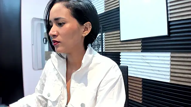 Scarleth-Foxx online show from June 2026 08:12:02 PM