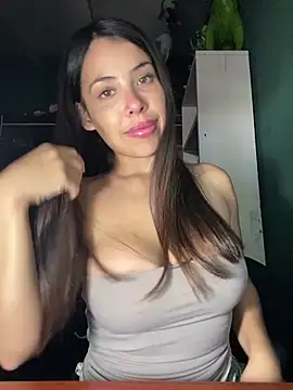 Juliett07 online show from April 2026 07:14:01 PM