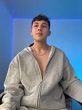 OLIVER K online show from May 2026 08:07:02 PM