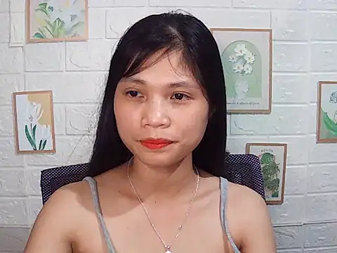Snapshot of -Lucie-e chatting on May 2026 07:26:02 AM -Lucie-e online show from May 2026 07:26:02 AM