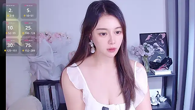 Moon-66 online show from June 2026 05:45:01 PM