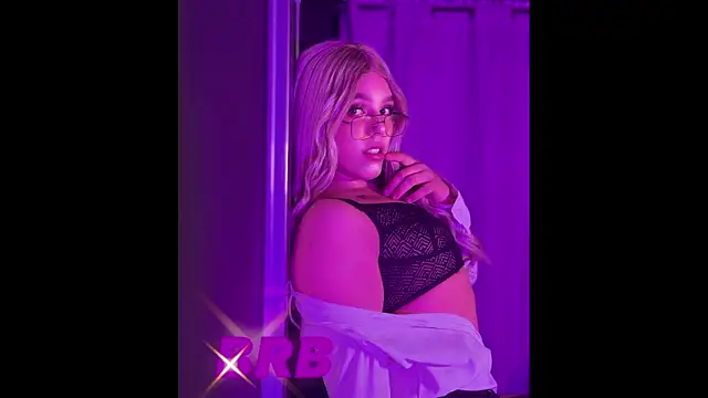 Snapshot of Melody_p chatting on July 2026 06:11:01 AM Melody p online show from July 2026 06:11:01 AM