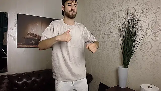 KyloEast online show from July 2026 04:43:02 AM