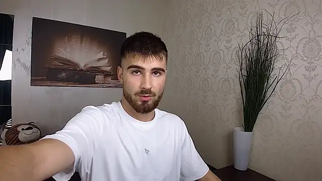 KyloEast online show from July 2026 04:41:02 AM