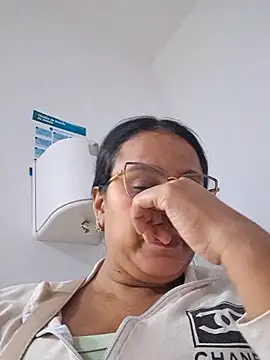Samanta-42 online show from May 2026 03:24:01 AM