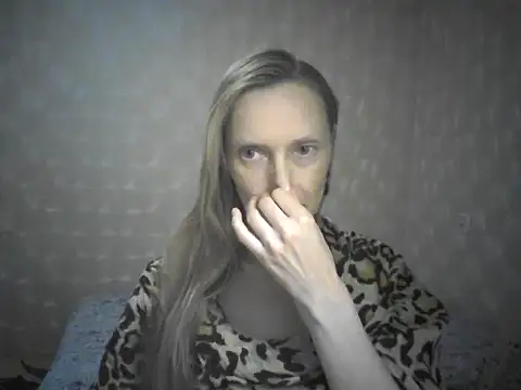 LunaBelle8 online show from April 2026 05:28:01 PM