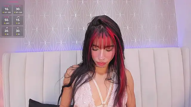 Tori Gaviria online show from May 2026 12:12:01 PM