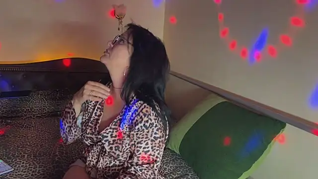 OxiLovex online show from July 2026 09:24:01 PM