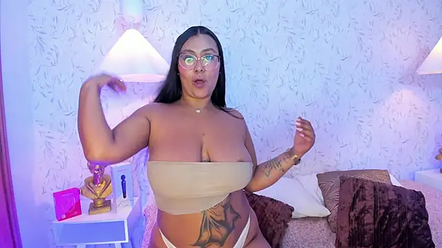 Snapshot of Tammara_Brm chatting on June 2026 02:33:01 PM Tammara Brm online show from June 2026 02:33:01 PM