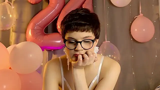JunneWerss online show from May 2026 08:25:01 PM