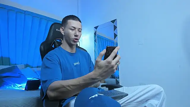 OliverThompsonJS online show from April 2026 03:42:01 AM