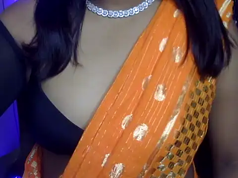 VelvetNaina online show from May 2026 05:07:02 PM