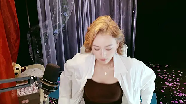 Unique Mia online show from May 2026 06:19:01 AM