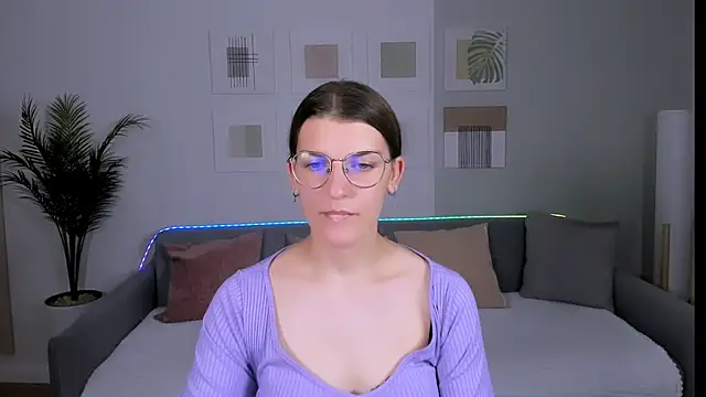 AnnaThorne online show from May 2026 10:44:01 AM
