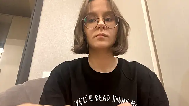 AlmaMitchell online show from April 2026 08:00:02 PM