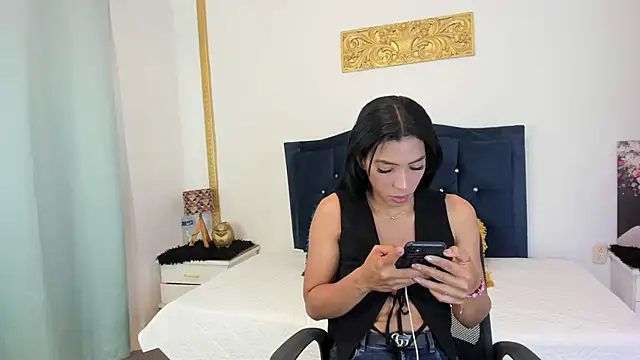 AmberKayleigh online show from June 2026 04:43:01 PM