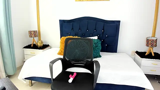 AmberKayleigh online show from July 2026 03:51:02 PM
