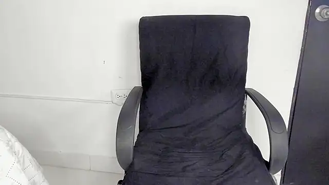 lolabunnysc online show from May 2026 12:10:01 PM