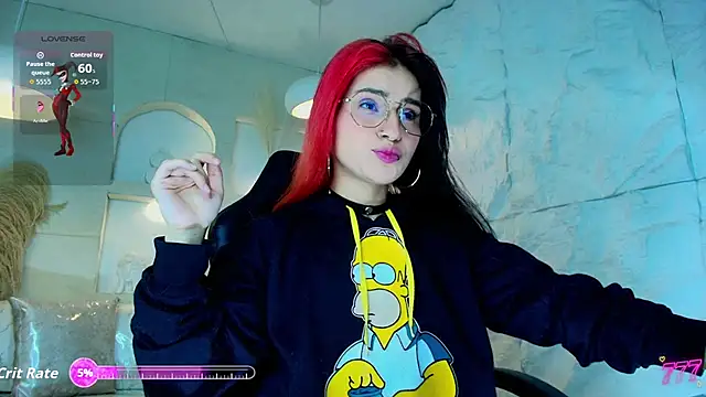 Moon Red r online show from April 2026 07:45:02 PM