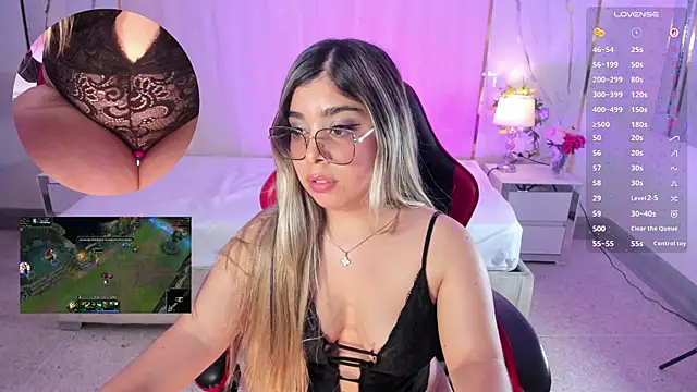 EmilyRicci  online show from April 2026 10:45:01 PM