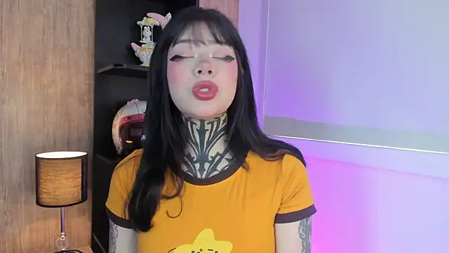 Snapshot of hanna_riu chatting on May 2026 02:21:02 PM hanna riu online show from May 2026 02:21:02 PM
