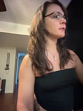 BaileyMFox online show from July 2026 11:04:02 PM