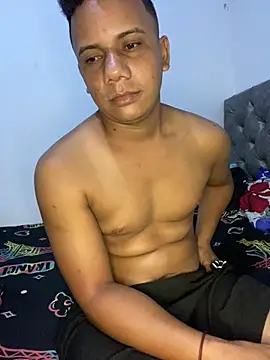 ReinaldoZapata online show from April 2026 03:10:02 AM