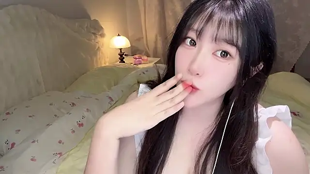 SweetButWildbaby online show from May 2026 01:40:01 PM