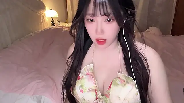 SweetButWildbaby online show from May 2026 03:17:01 PM