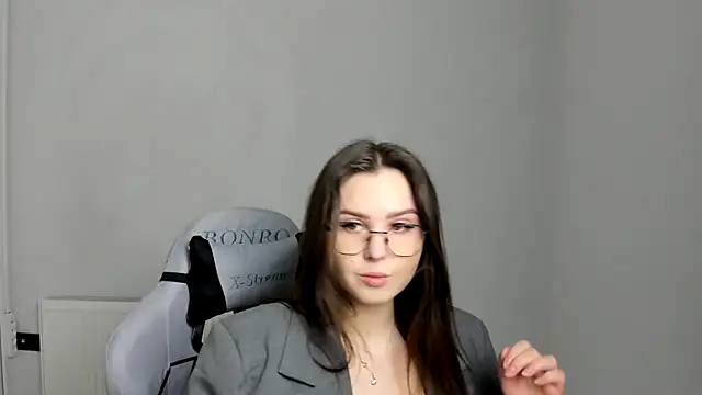 Regina cute  online show from April 2026 11:36:02 AM