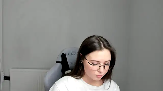 Regina cute  online show from May 2026 11:15:01 AM