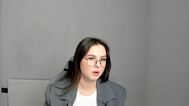 Regina cute  online show from May 2026 06:29:01 AM