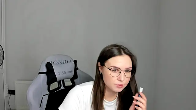 Regina cute  online show from May 2026 06:29:01 AM