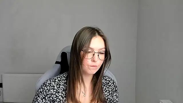 Regina cute  online show from June 2026 06:41:01 AM