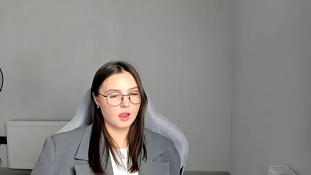 Regina cute  online show from July 2026 01:14:02 PM