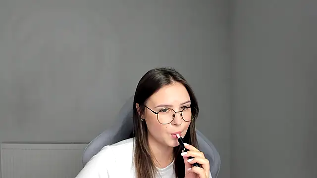 Regina cute  online show from July 2026 01:39:02 PM