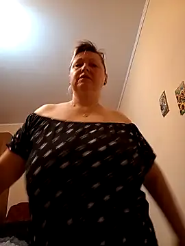 I amVeronicle online show from May 2026 05:40:02 PM