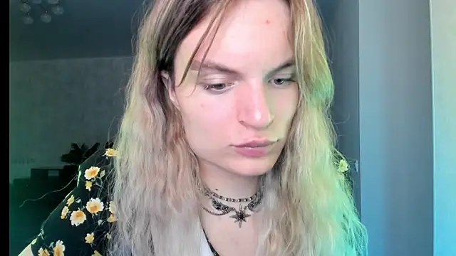 milliKira006 online show from May 2026 08:18:02 PM