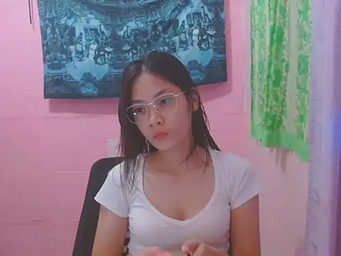 Snapshot of Sweetsexylady19 chatting on May 2026 04:09:02 AM Sweetsexylady19 online show from May 2026 04:09:02 AM