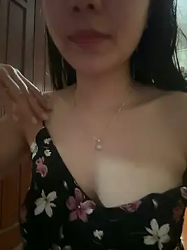 Snapshot of Yumiara chatting on May 2026 02:33:02 PM Yumiara online show from May 2026 02:33:02 PM