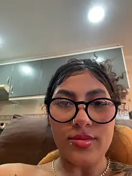 Snapshot of brizzmotion chatting on June 2026 07:07:01 PM brizzmotion online show from June 2026 07:07:01 PM