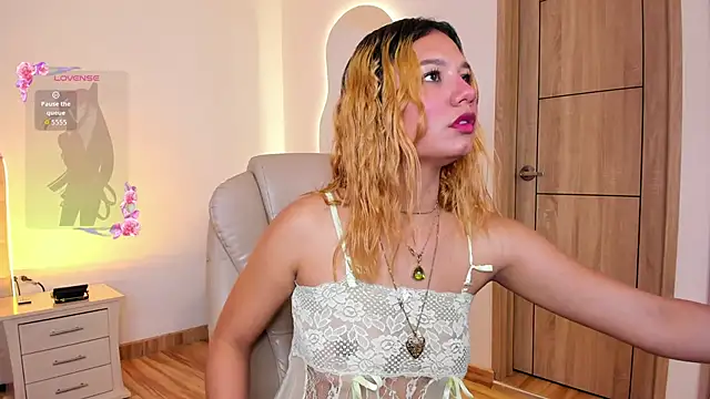 Evaluna  adams online show from April 2026 04:59:02 AM