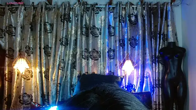 Snapshot of Hecate_doll chatting on April 2026 03:49:02 PM Hecate doll online show from April 2026 03:49:02 PM