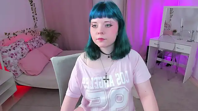 AliceMoongirl online show from May 2026 04:14:02 PM