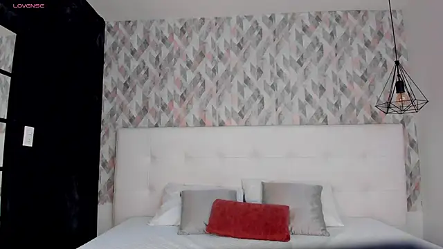 MiaJacksson online show from July 2026 08:33:02 PM