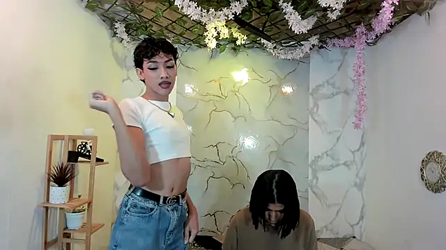 DAHNE HOT  online show from May 2026 12:33:01 PM