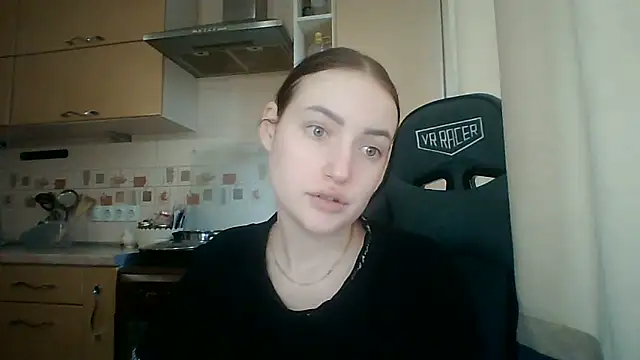 Lisanta online show from June 2026 02:17:02 PM