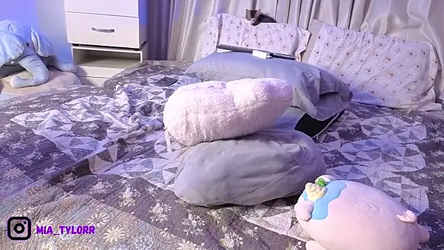 Mia Tylor01 online show from July 2026 02:57:02 AM