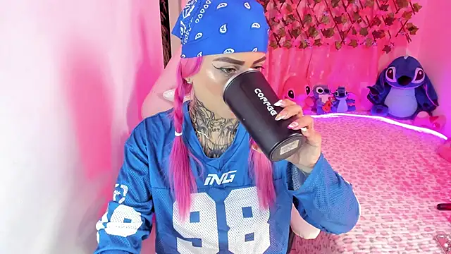 Megan Robertss online show from June 2026 08:43:02 PM