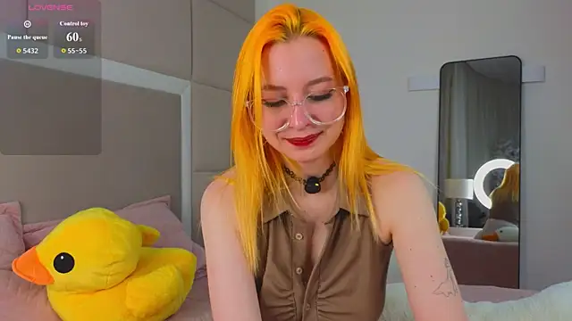 Snapshot of TwinkleFox chatting on May 2026 09:50:02 AM TwinkleFox online show from May 2026 09:50:02 AM